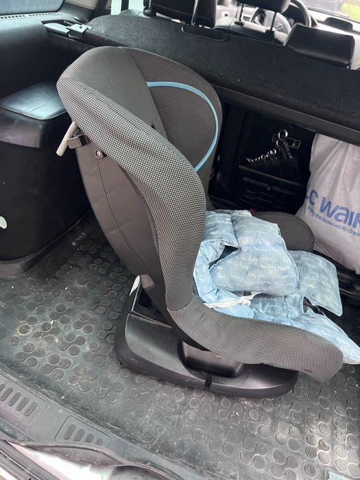 Подарявам детско столче за кола