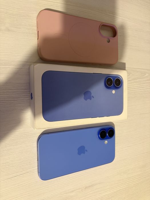 iPhone 16 Ultramarine 128GB Impecabil, 27 cicluri de incarcare Fullbox