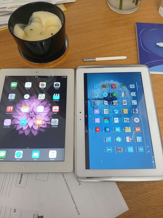 Vand doua tablete si doua tablete