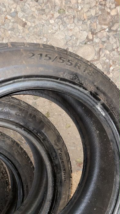 Продам резину 215/55/18.