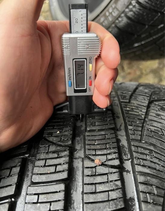 Asron martin джанти 20 цола ( Зимни гуми )