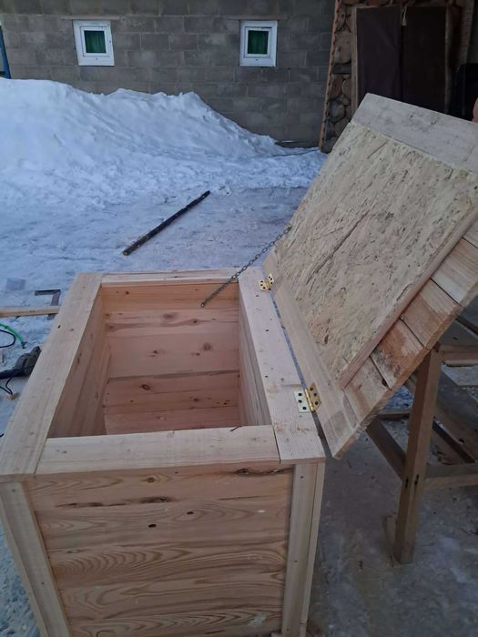 собачьи  будки в ассортименте: утепленные и простые