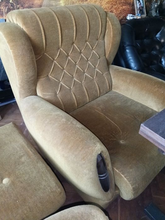 Продавам холова гарнитура комплект