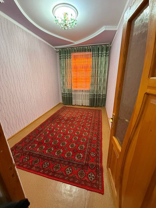 Sotiladi 9-bozor yonida joylashgan 3 xonali kvartira