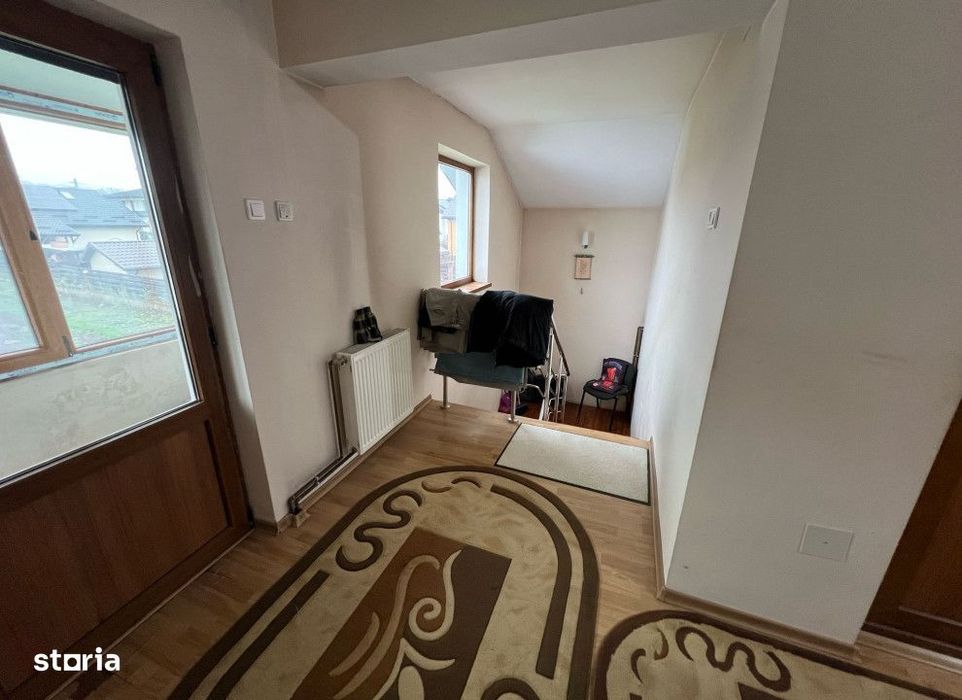 Casa 4 camere Valea Adanca , 200 metri Cod:158244