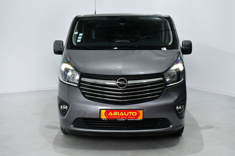 Opel VIVARO Mixt 4+1 locuri 125 CP Inmatriculata Opel Vivaro Mixt 4+1 ,125 cp Inmatriculata.