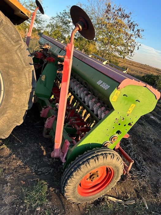 Vând semănătoare de păioase irtem UD 3500