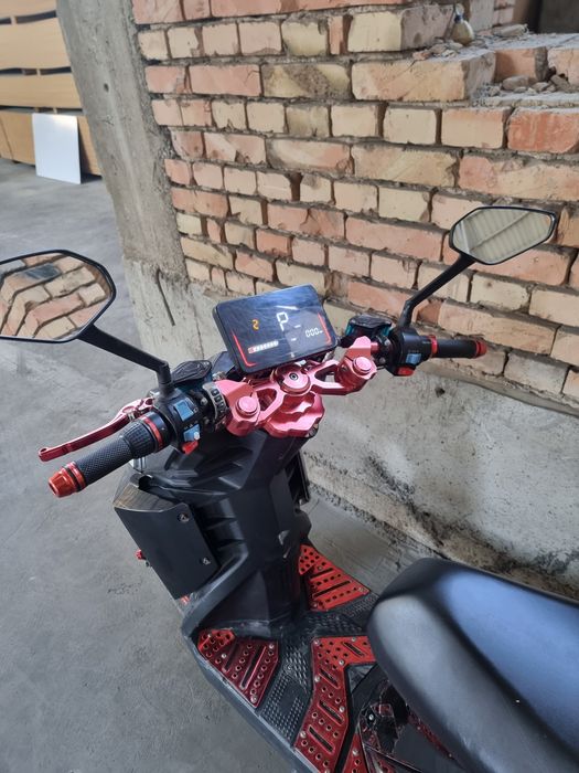 Redlayn skuter sotiladi 600$