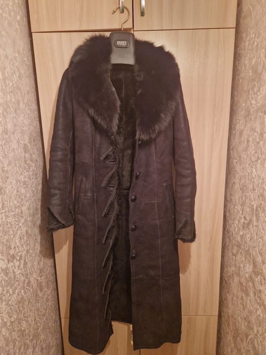 Продам дубленку 42-44 размер.