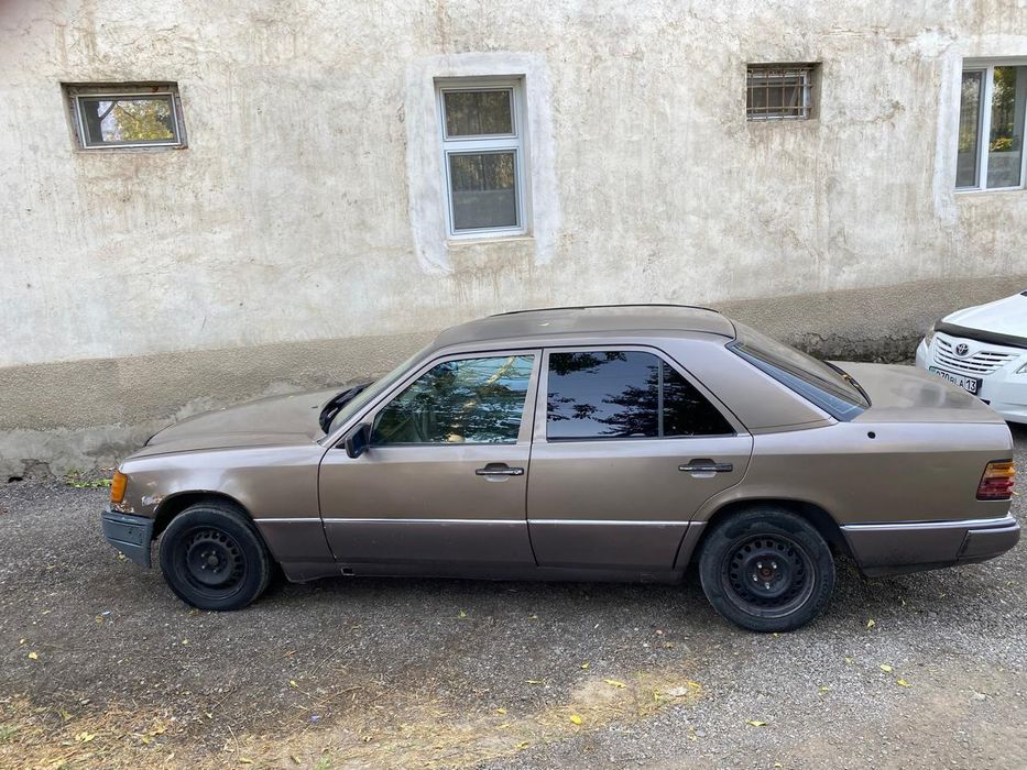 Мерседес-бенс 230