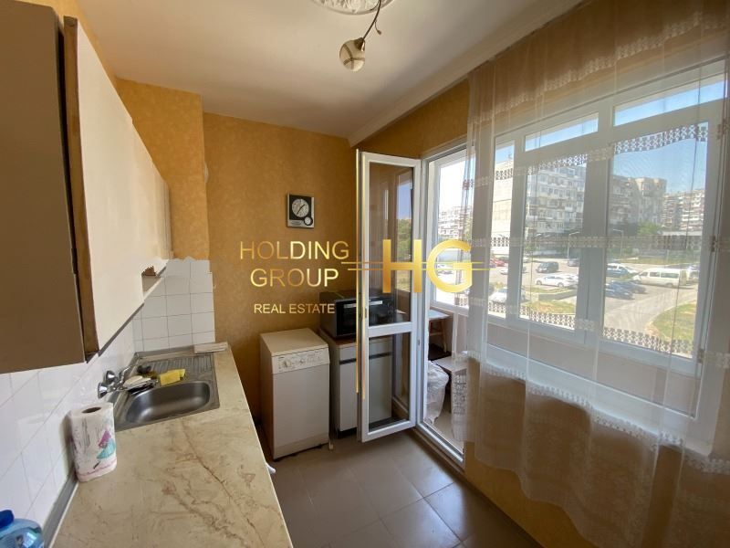 Продава се Тристаен апартамент в Варна, Младост 2 - 63 кв.м за 1556 €/кв.м - Снимка #1