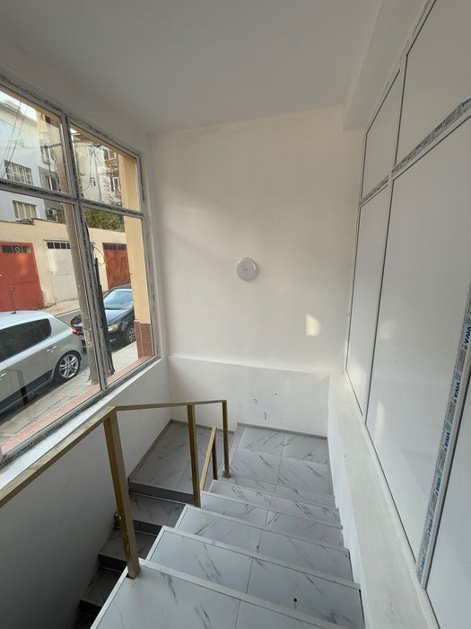 Дава се под наем Магазин в Шумен, Център - 110 кв.м за 408 € - Снимка #3