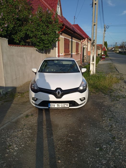 Vând Renault Clio