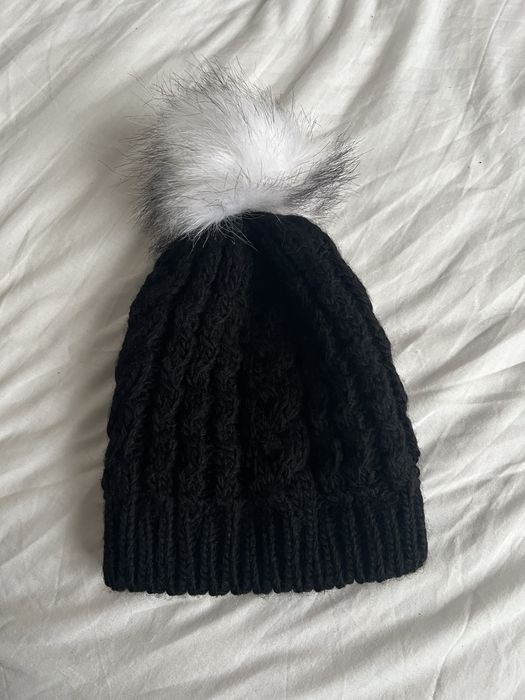 Зимни шапки и шалове, нови и използвани