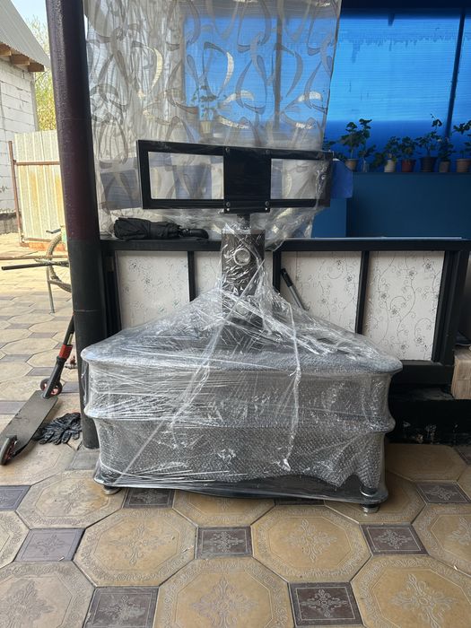 Стеклянная подставка