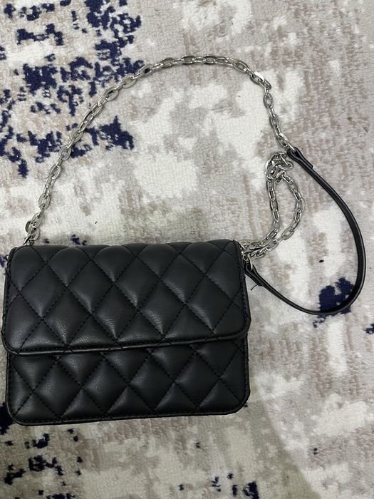 Сумка черная с ремешком