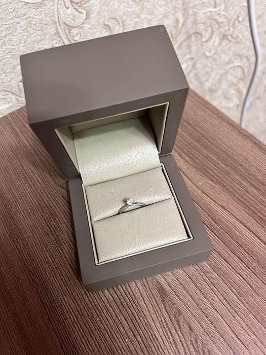 Кольцо помолвочное