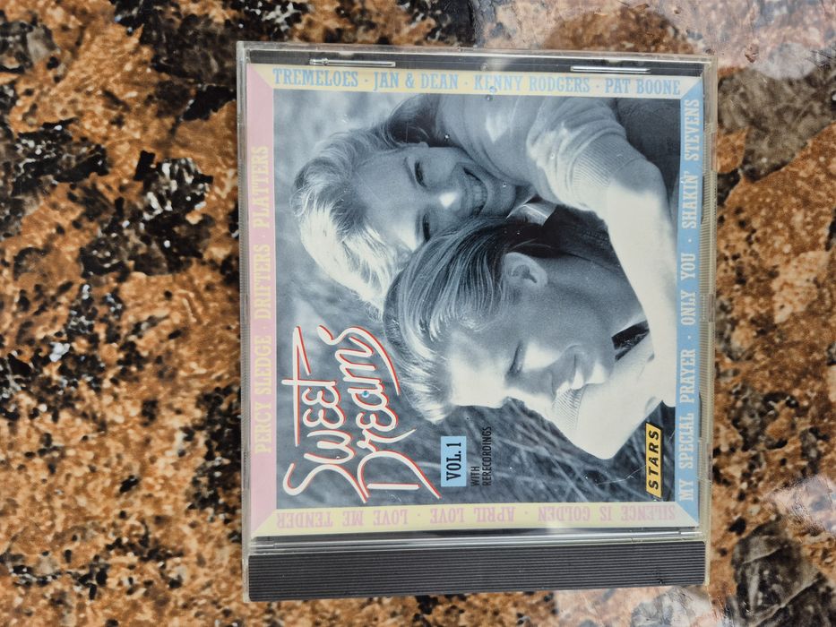 Vand 7 CD muzica usoara mixta straina artisti internationalii 

- vide