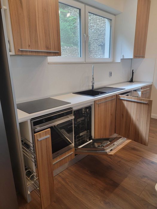 Дава се под наем Тристаен апартамент в Варна, Аспарухово - 105 кв.м за 849 € - Снимка #12