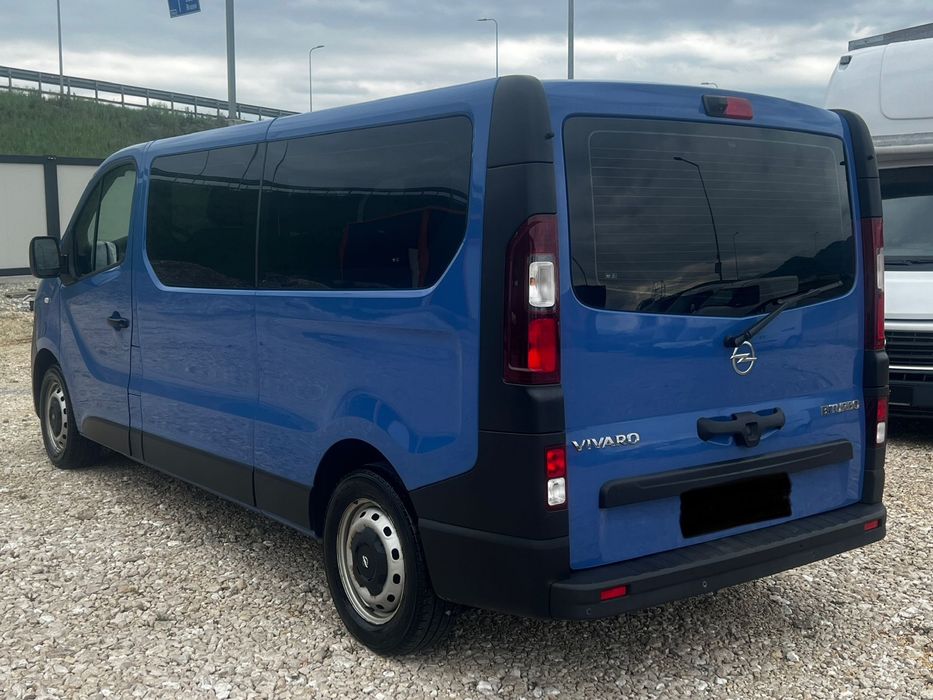 Opel vivaro 2018/1,6 diesel / 9 locuri / clima fata spate
