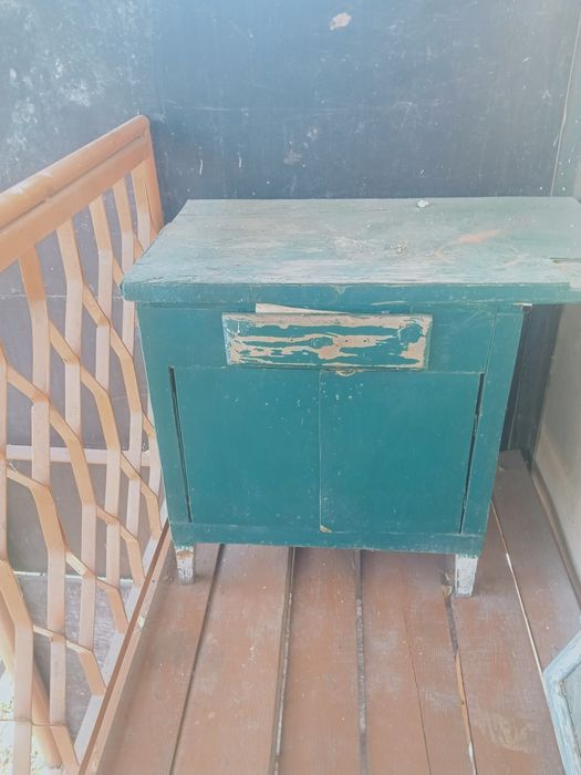 Продам электрический чайник,шкаф