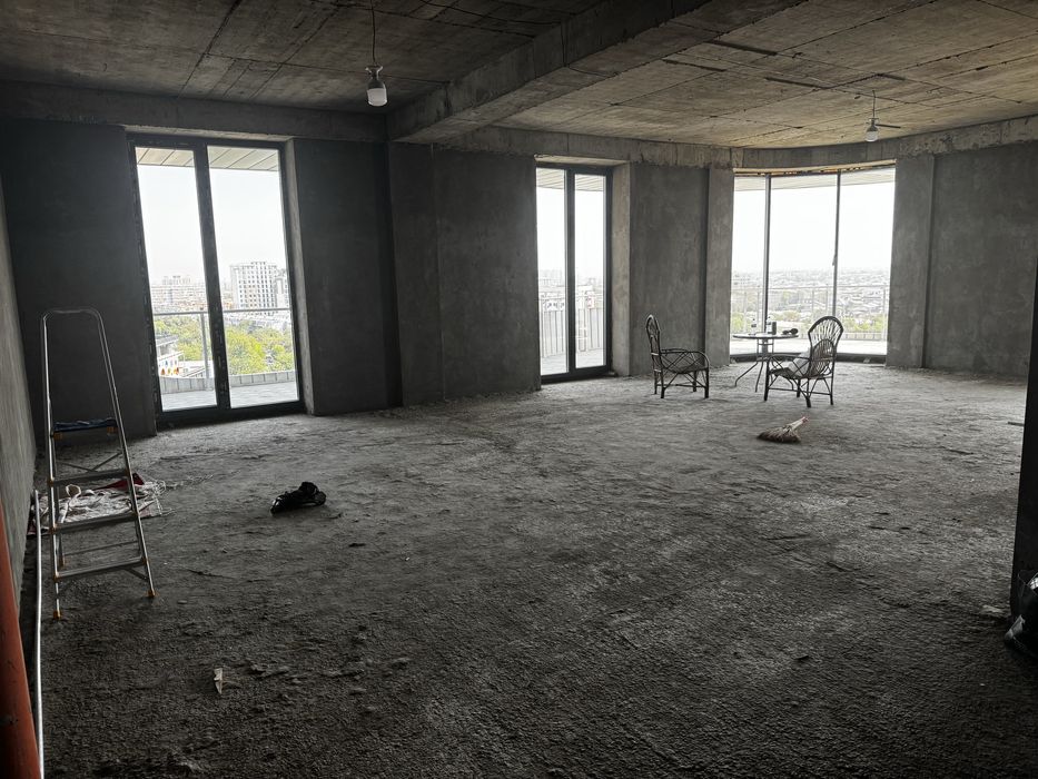 Продается квартира ( коробка )