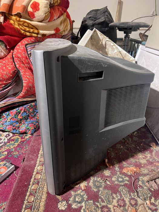 LG televizor sotiladi