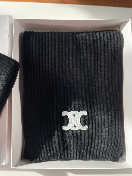 Дамски комплект шал и шапка