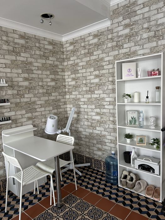 Сдам место мастеру маникюра