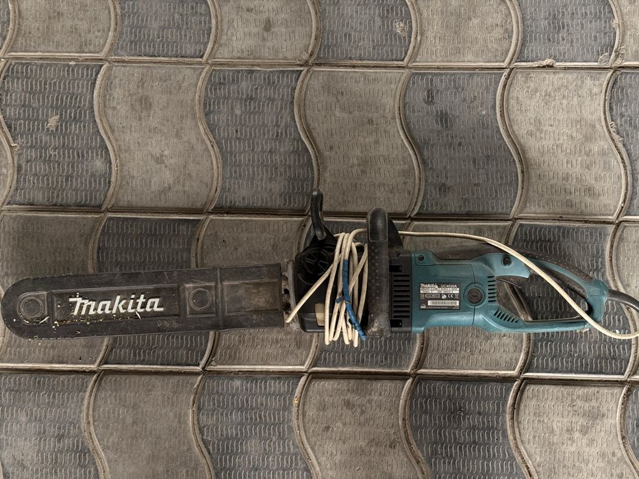 Электропила Makita