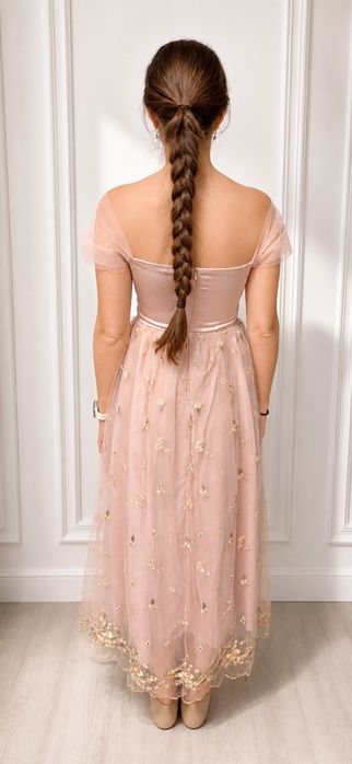 Rochie eleganta roz pudrat cu corset si tull brodat marime S noua