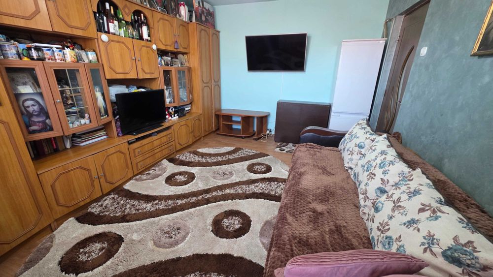 Vând apartament cu 2 camere în Mărăști, strada Fabricii de Zahăr