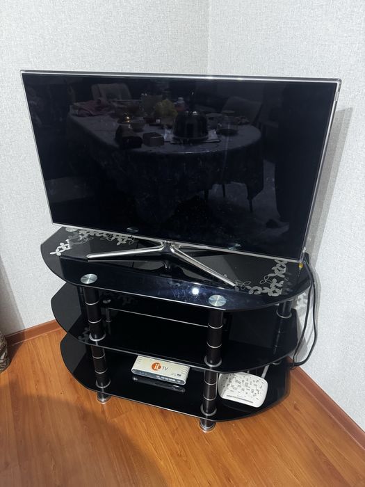 Подставка, телевизор