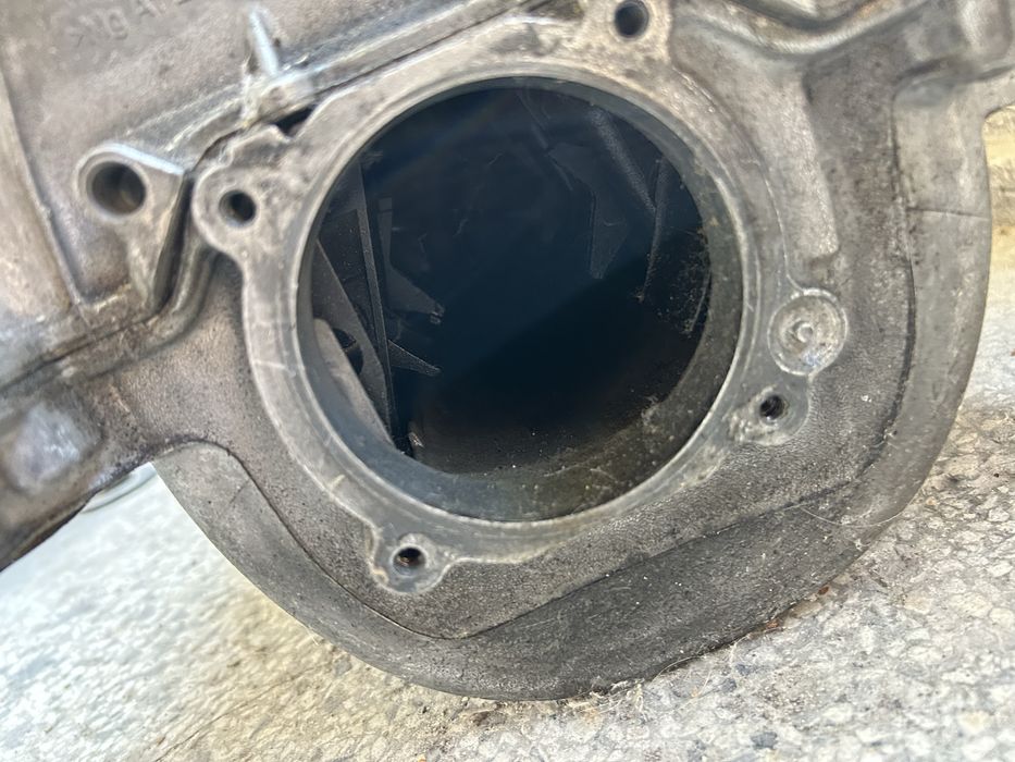 Всмукателен колектор M273 двигател mercedes