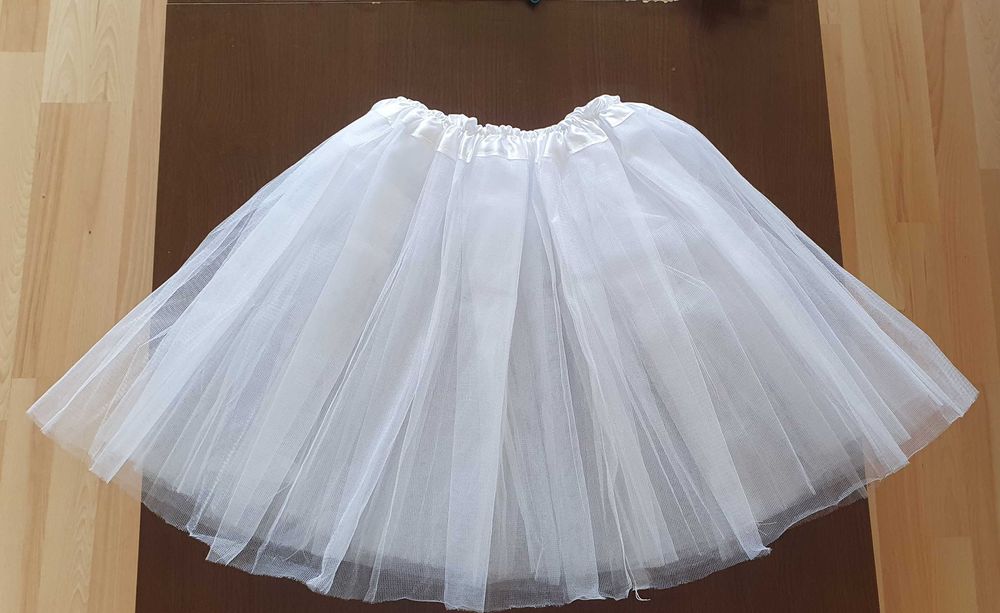 Бяла туту за жени, деца или за сватби