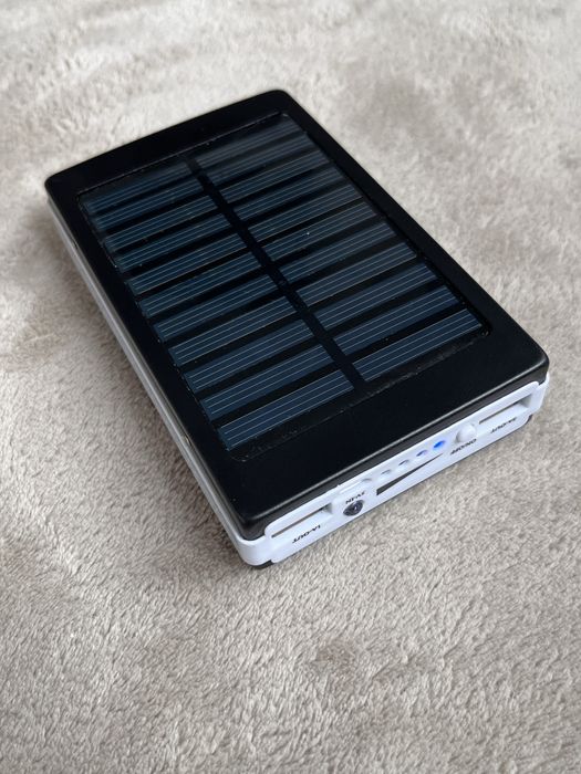 Incarcator solar multiple dispozitive