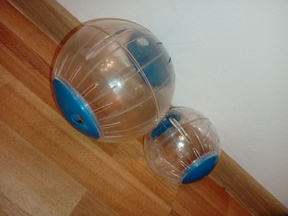 Vând URGENT  2 rotițe Hamster