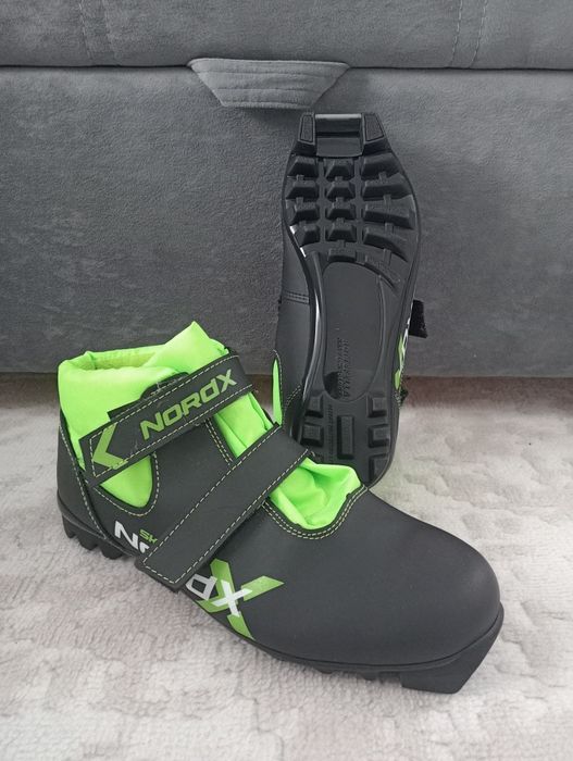 Продам лыжи VUOKATTI A7