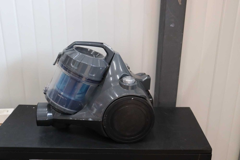 Прахосмукачка без торба Amazon Basics с HEPA 700W, 1,5л ПРОМОЦИЯ!