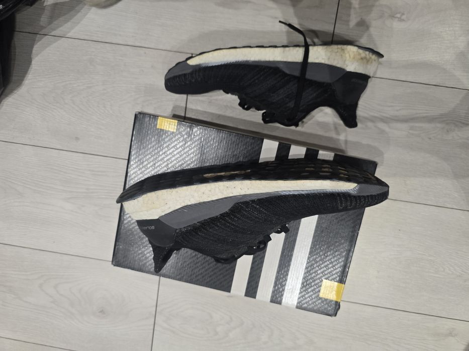 Adidas  Boost  second hand nr 46 originali in cutie
