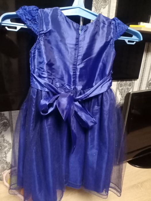 Платья нарядное.