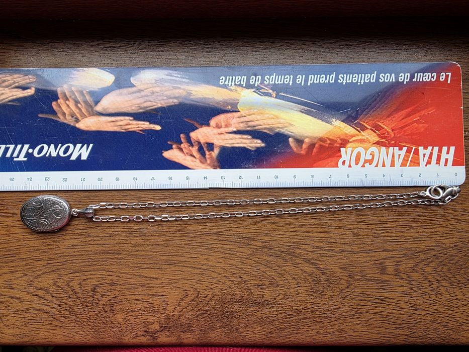 Lant cu medalion cu loc de 2 poze