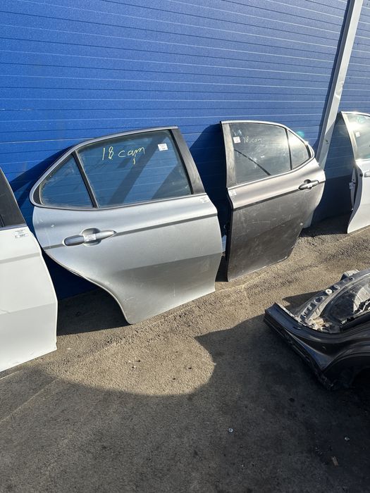 Дверь на Toyota Camry XV70-75