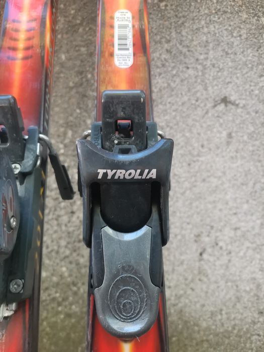 Продавам ски HEAD