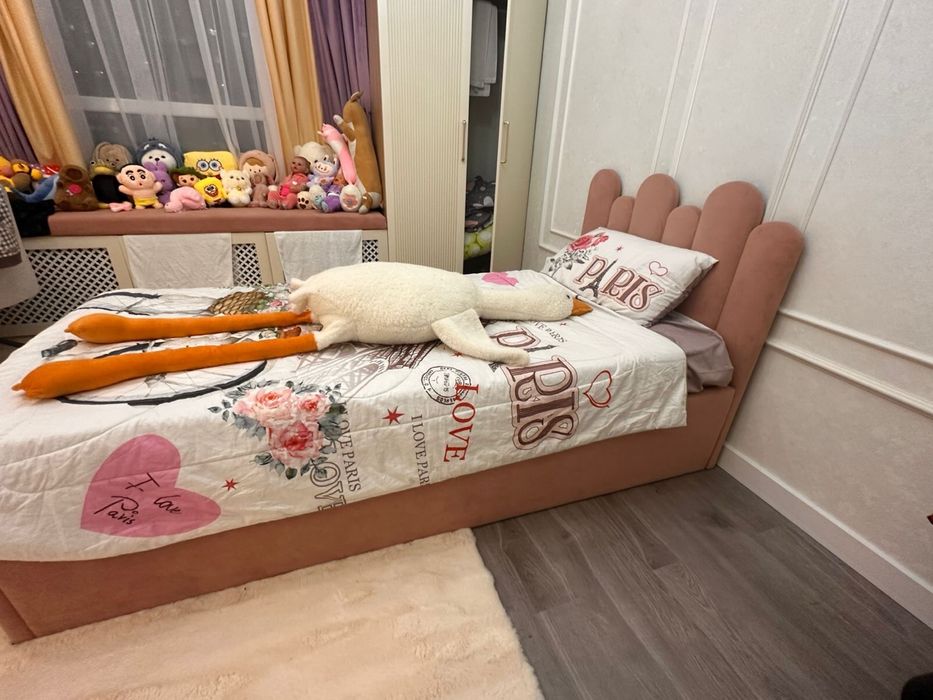 Кровать детская с матрасом