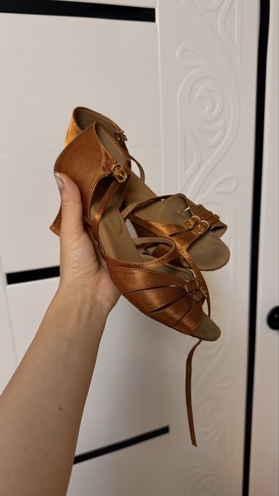 Танцевальные туфли