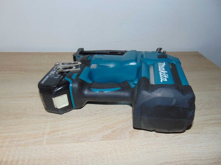 Makita DBN600 pistol cuie finisare brushless 2023