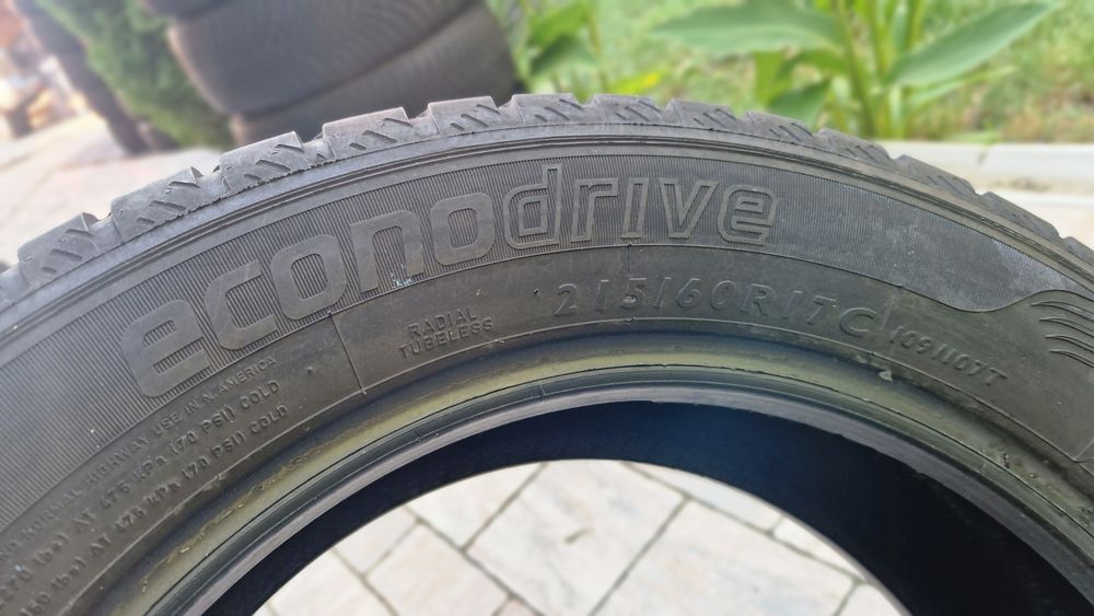 Anvelope vara 215 60 R 17 C Dunlop