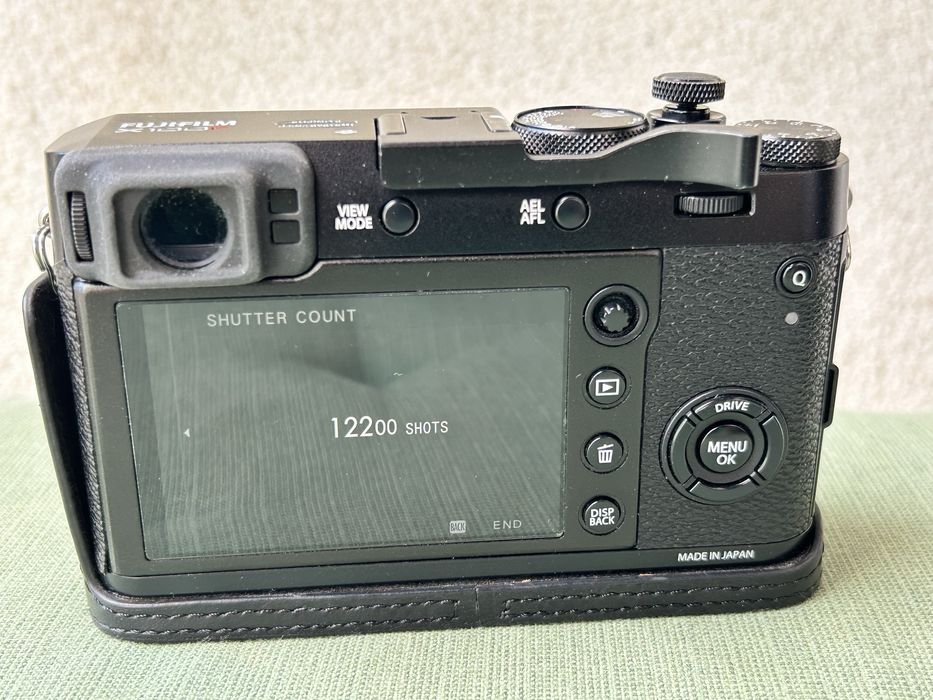 Fujifilm X100F Black – Pachet complet + accesorii premium (12.200 cadre)