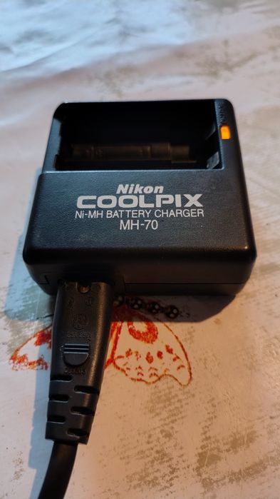 Nikon Coolpix MH-70